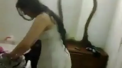 سه گانه به پایان می رسد با یک کودک فیلم سکسی تو حموم در پناهندگی