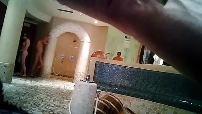 سکسی سبزه لاغر فیلم سوپر کم حجم با استفاده از بدن و زبان