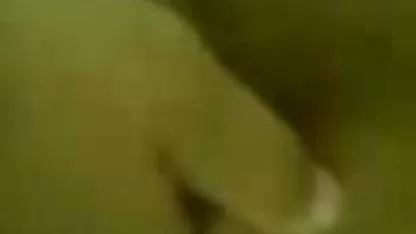 مادر بانوی تمیز انجمن کیر کردن می رود و سخت گوشت